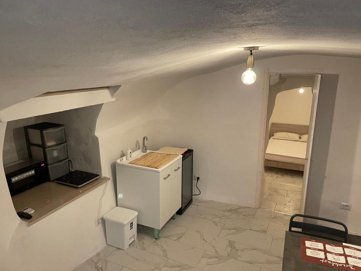 Mory&Clary Cave Palese Airport Bed & Breakfast บารี ภายนอก รูปภาพ