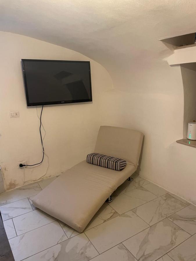 Mory&Clary Cave Palese Airport Bed & Breakfast บารี ภายนอก รูปภาพ